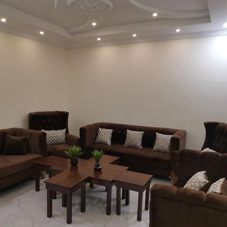 Al Shadi Apartments Yanbu Esterno foto
