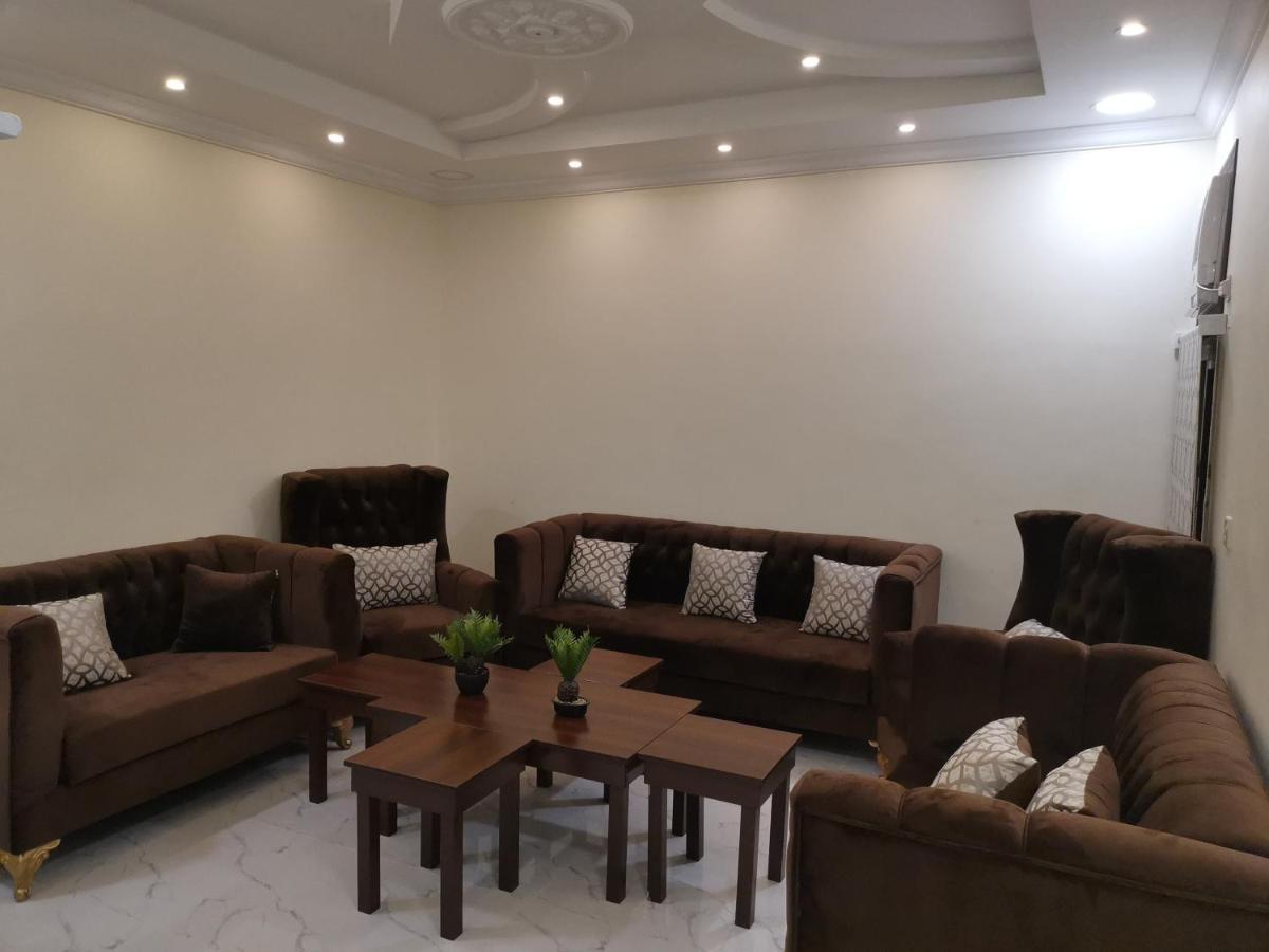Al Shadi Apartments Yanbu Esterno foto