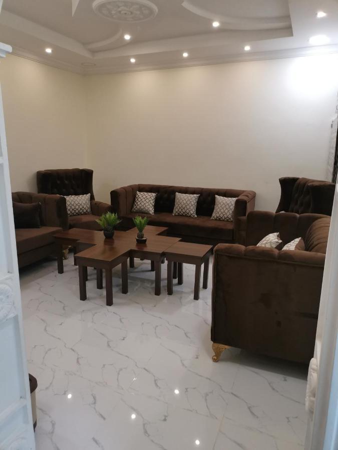 Al Shadi Apartments Yanbu Esterno foto