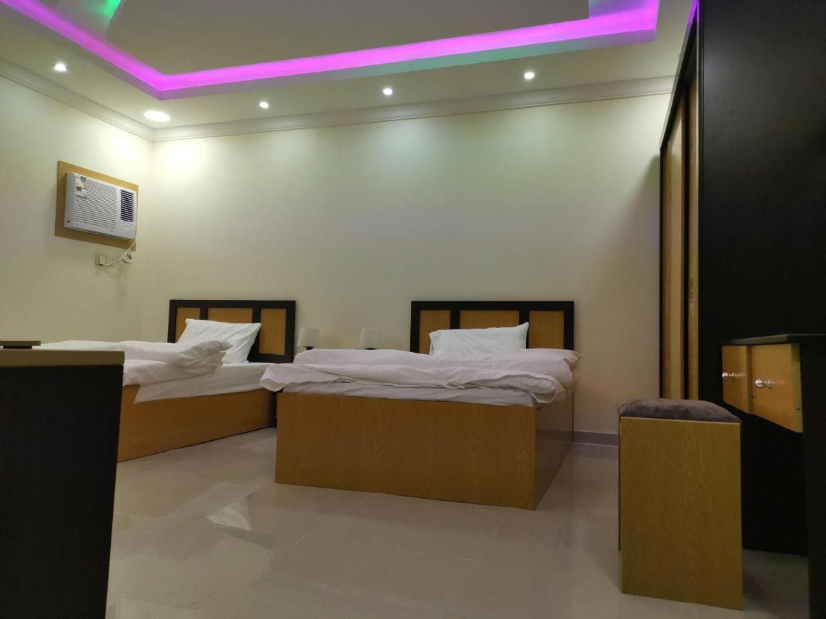 Al Shadi Apartments Yanbu Esterno foto
